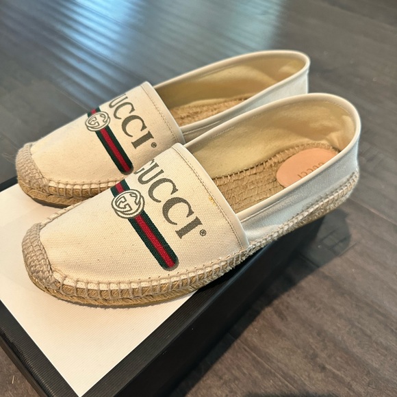 Gucci Women Off-White Logo Printed Canvas Leather Trimmed Espadrilles Flats - Picture 4 of 5